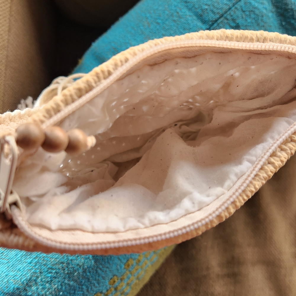 Handcrafted Cream‎ Crossbody Bag - Picture 2 of 5